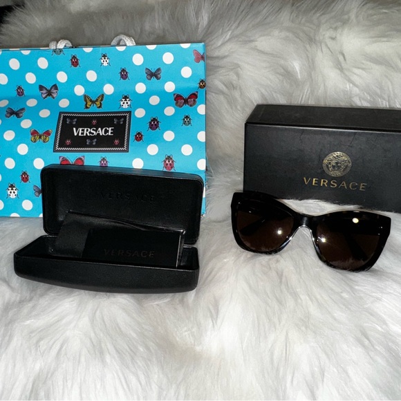 Versace sunglasses - Picture 1 of 4